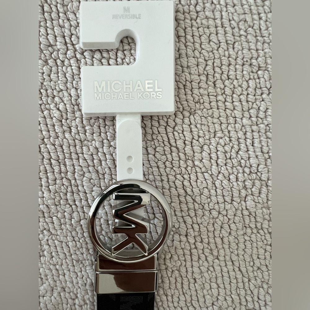 MICHAEL Michael Kors Women’s Reversible Belt | Color: Black and Gray  | Size: M - Picture 4 of 12